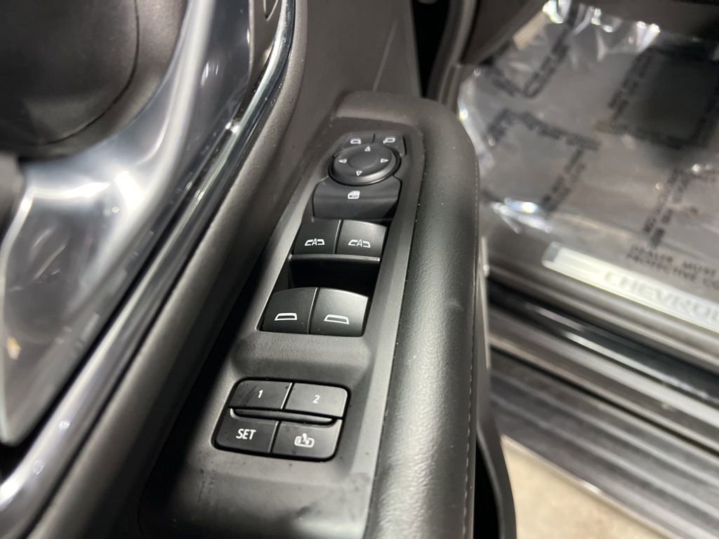 Used 2024 Chevrolet Suburban LT image 23