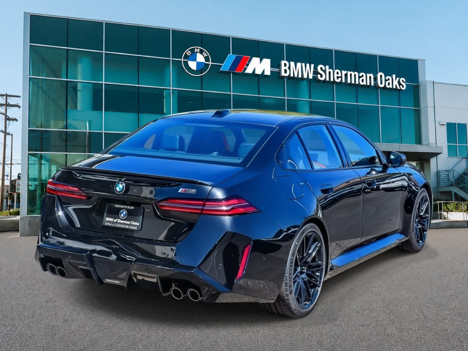 New 2026 BMW M5 w/ Carbon Package AWD/4WD image 4