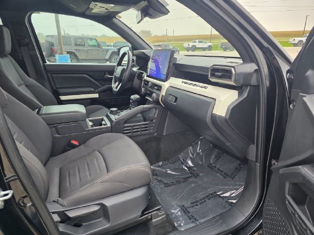 Used 2024 Toyota Tacoma TRD Off-Road AWD/4WD image 18
