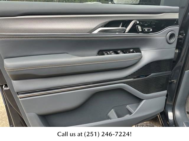 New 2023 Jeep Grand Wagoneer Series II image 11