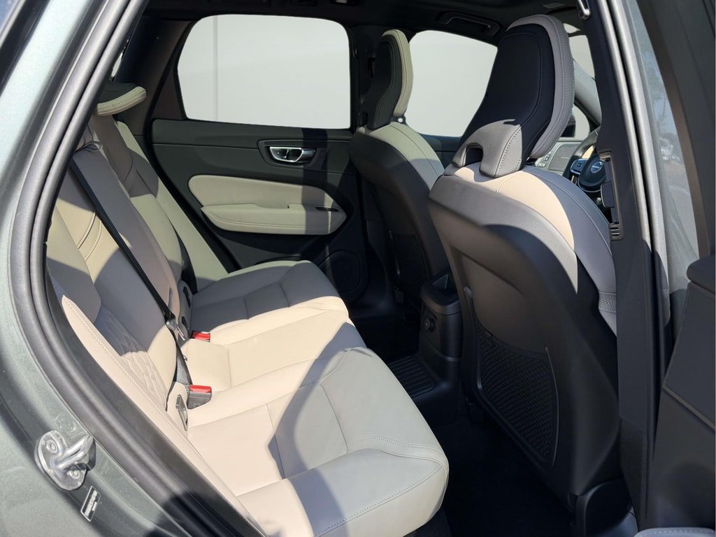 New 2026 Volvo XC60 T8 Plus w/ Protection Package Premier AWD/4WD image 12