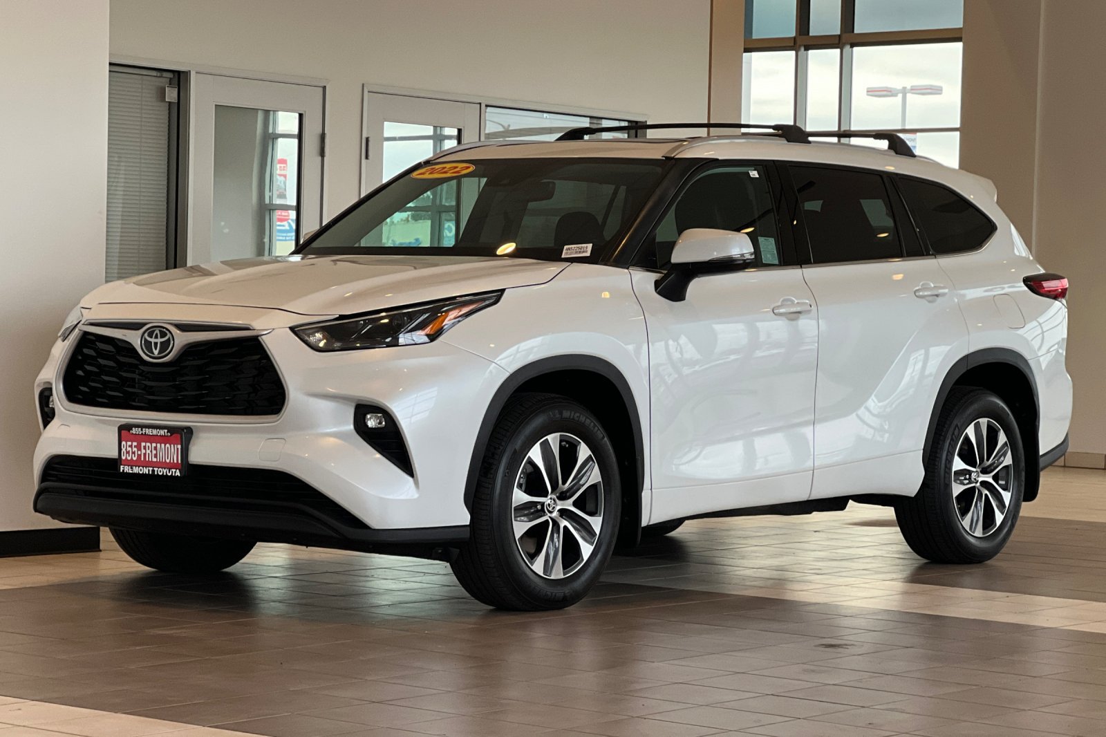 Certified 2022 Toyota Highlander XLE AWD/4WD image 8