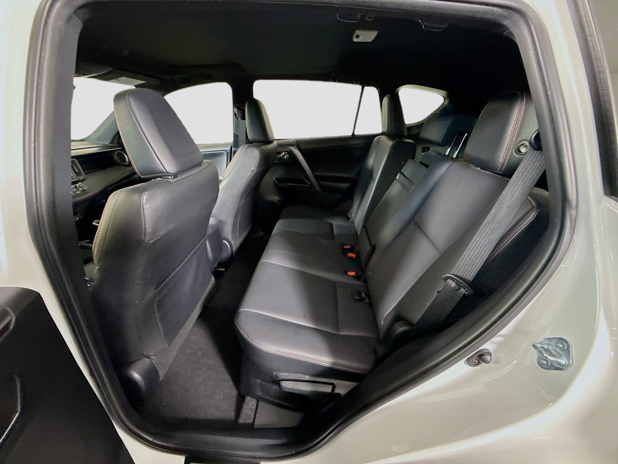 Used 2018 Toyota RAV4 SE w/ Advanced Technology Package AWD/4WD image 25
