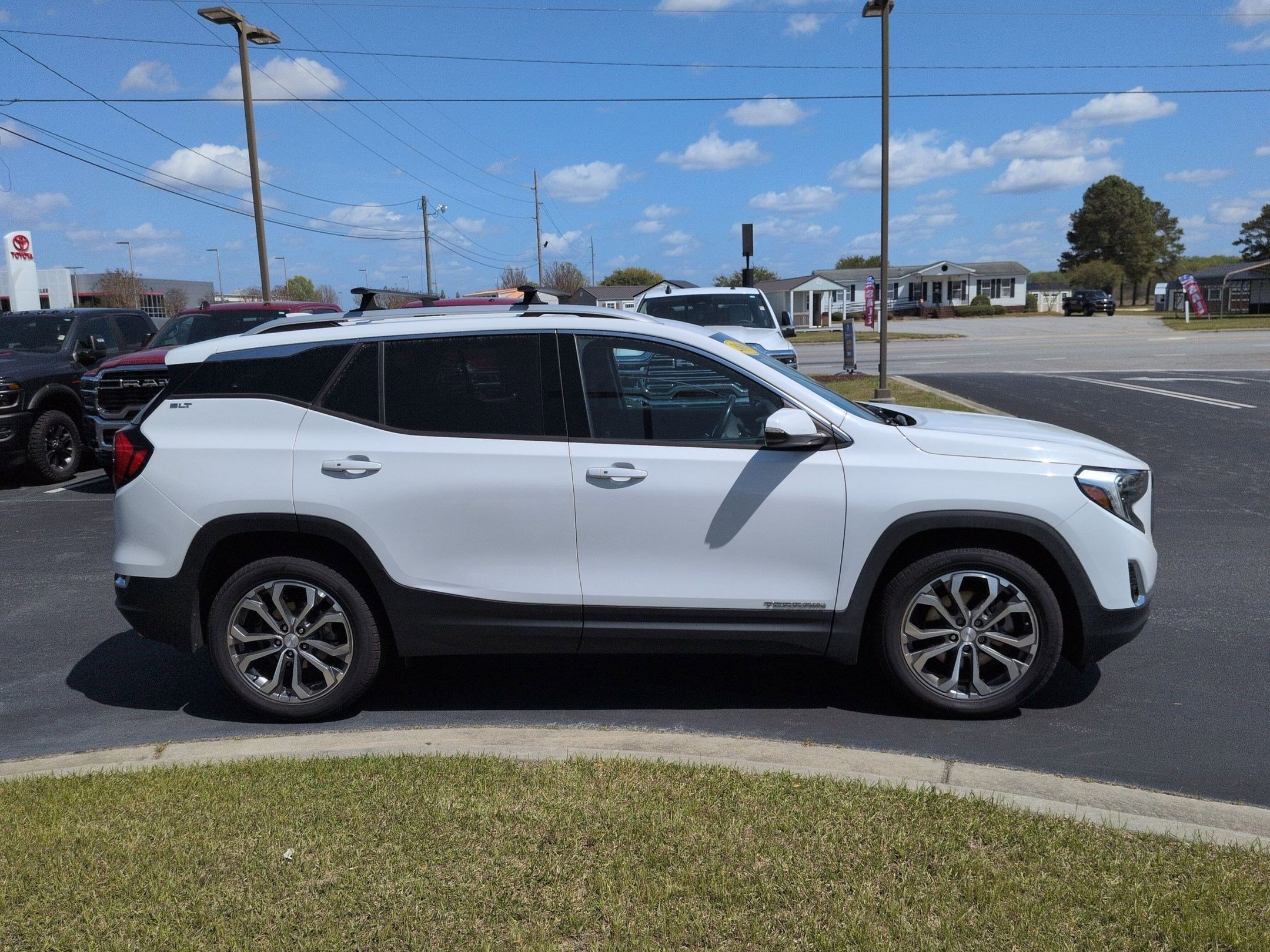 Used 2019 GMC Terrain SLT image 4