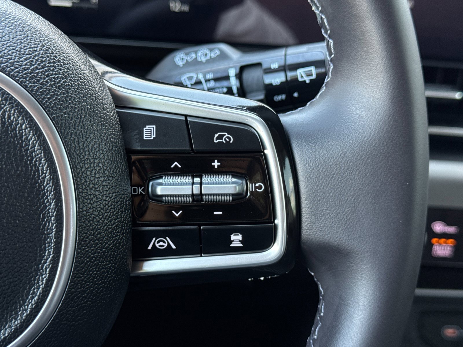 New 2026 Kia Carnival SX image 29