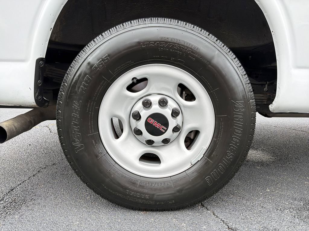 Certified 2024 GMC Savana 3500 LS image 17