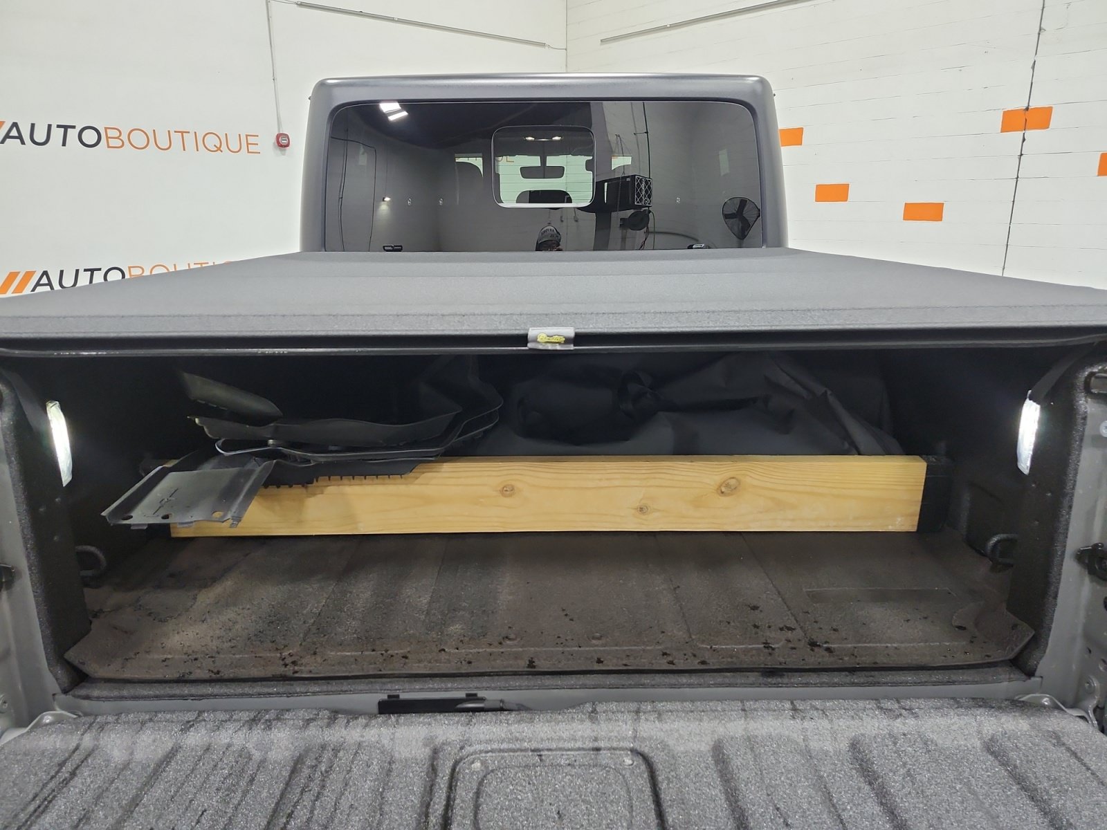 Used 2023 Jeep Gladiator Mojave w/ Cold Weather Group AWD/4WD image 16