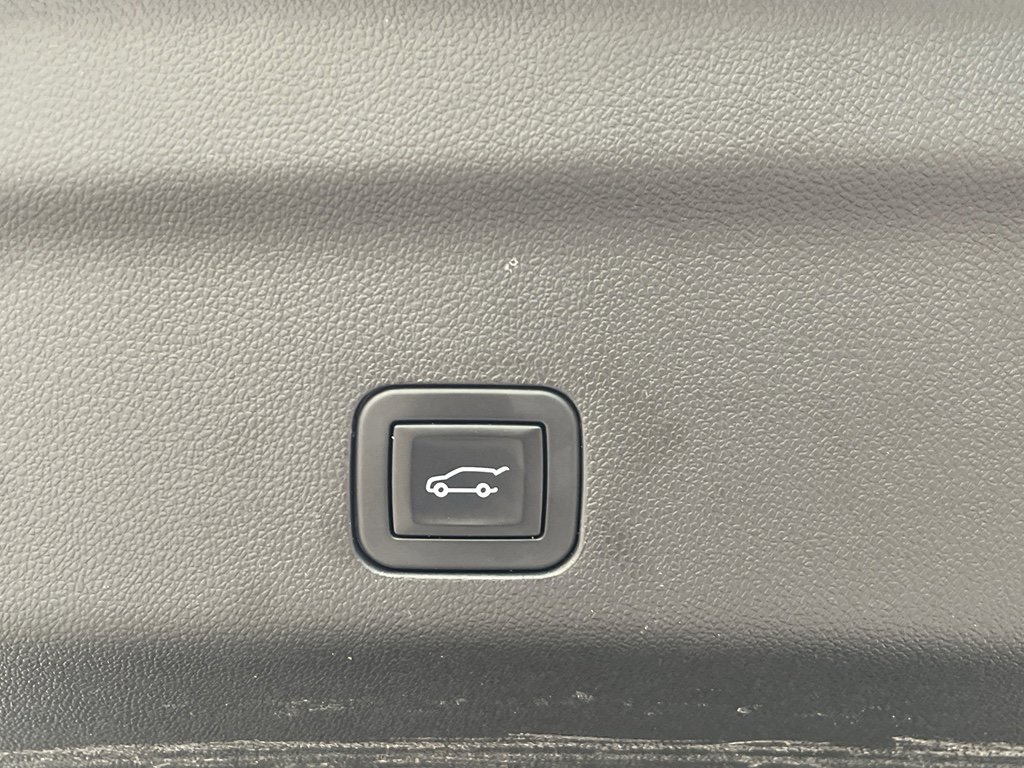 Certified 2024 Chevrolet Tahoe Z71 w/ Luxury Package image 36