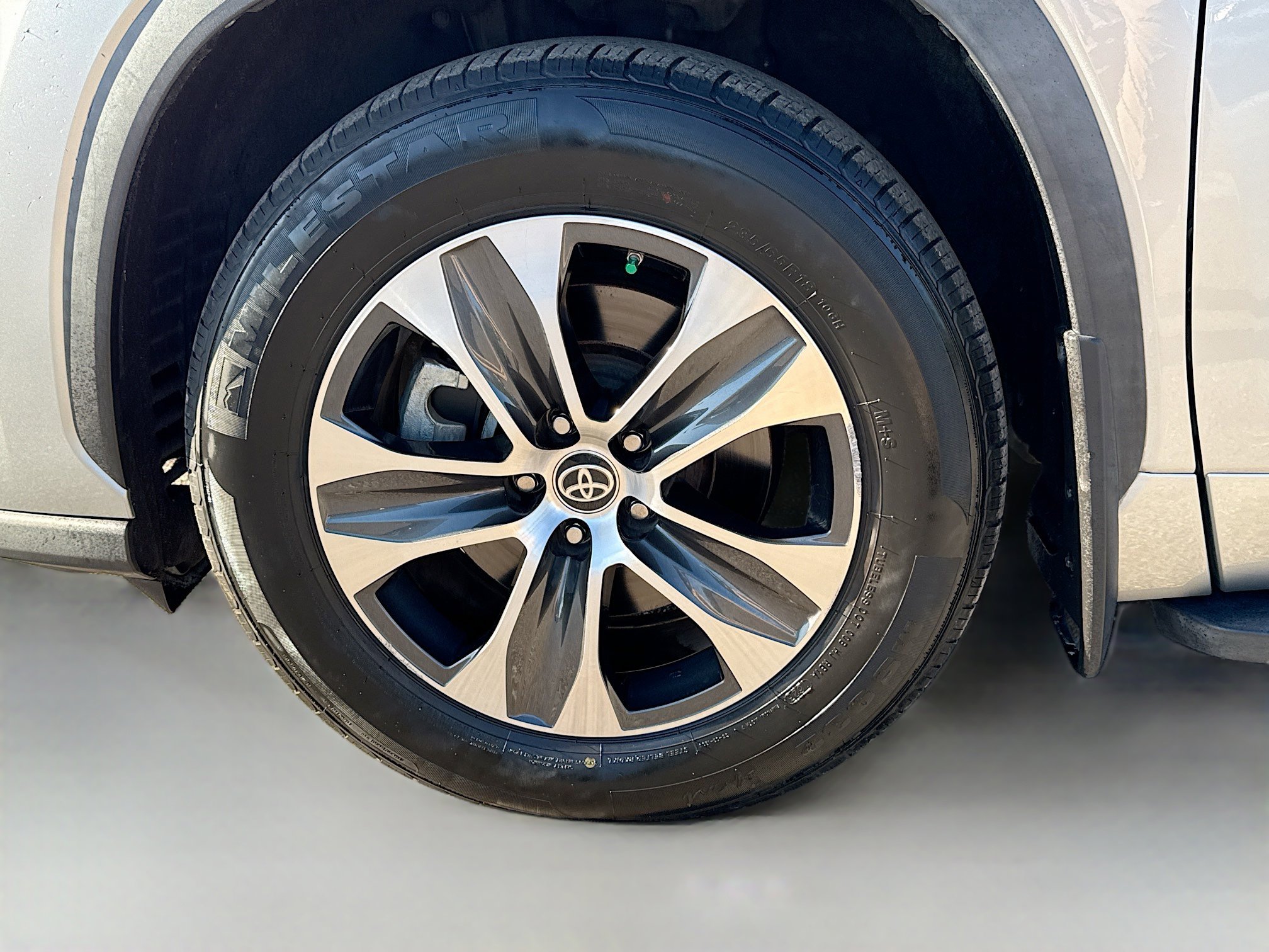 Used 2020 Toyota Highlander XLE image 44