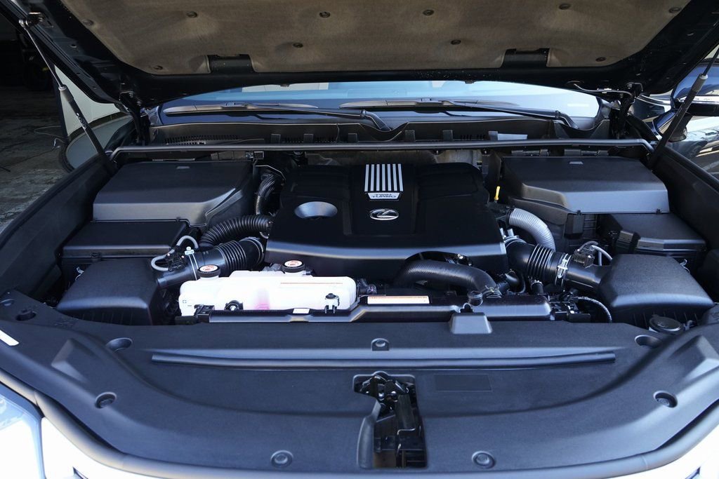 Used 2026 Lexus LX 600 4WD w/ Accessory Package (Z1) image 38