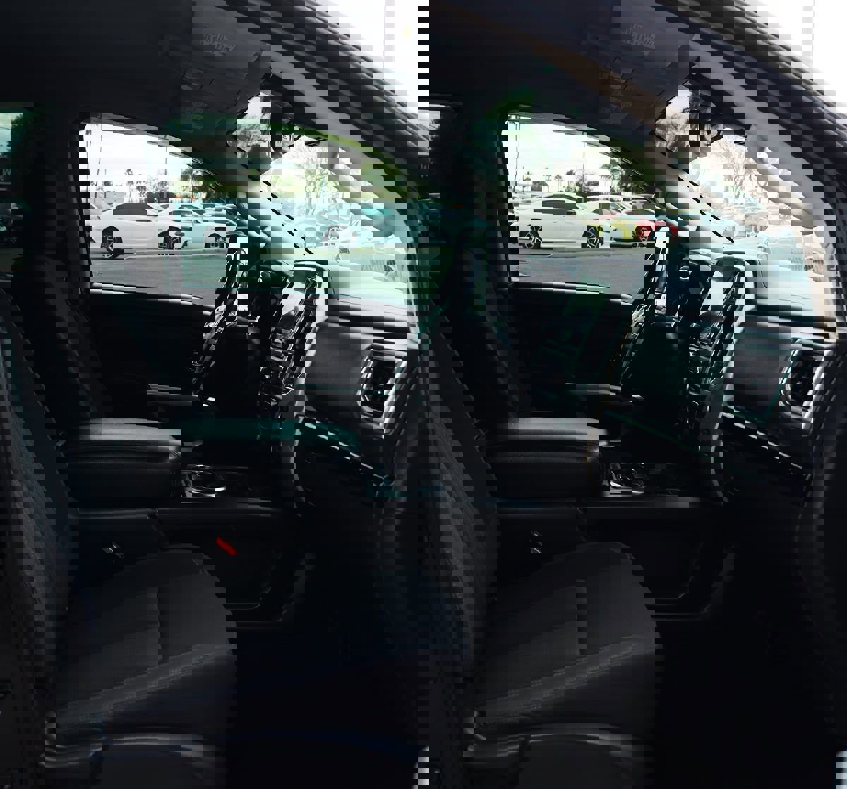 Used 2020 Nissan Titan SV w/ SV Convenience Package image 30