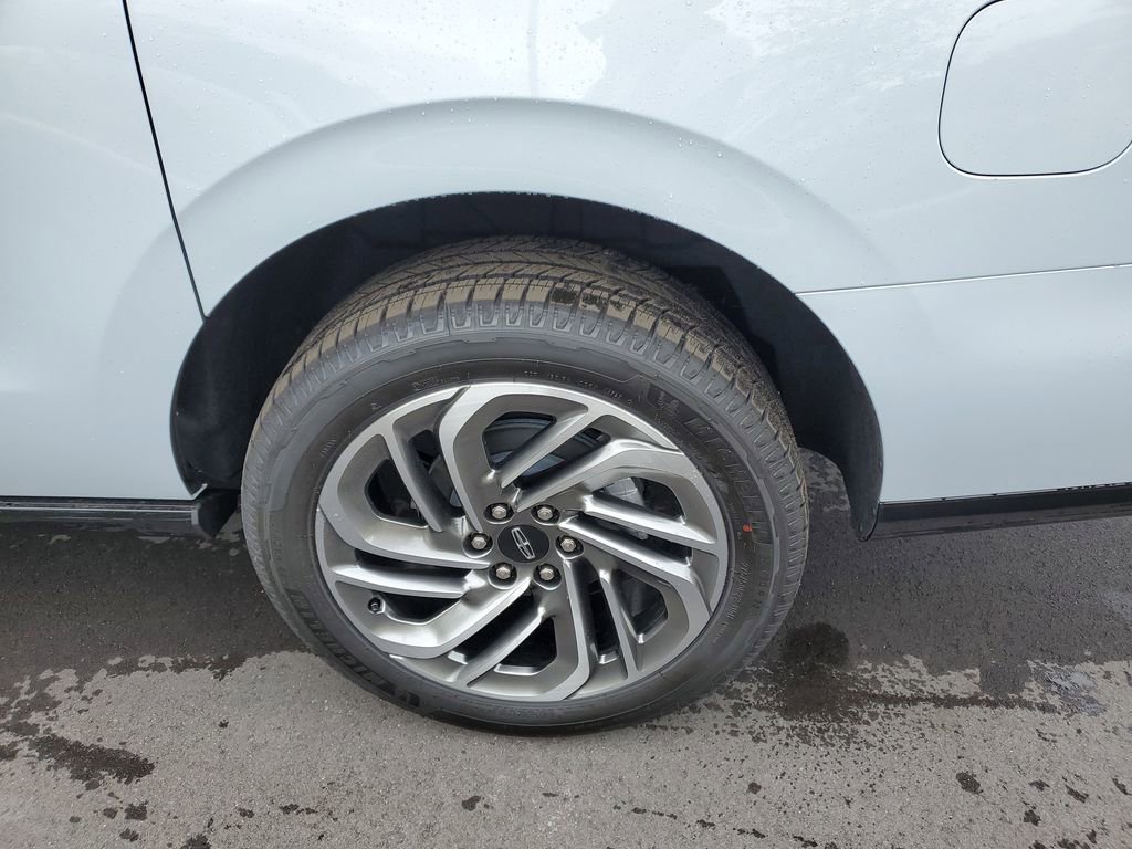 New 2025 Lincoln Navigator L Reserve image 9