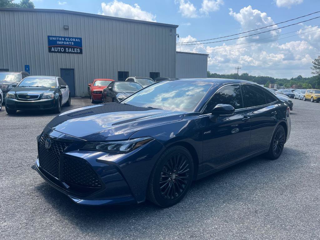 Used 2019 Toyota Avalon XSE w/ Four Season Floor Mat Package FWD image 1