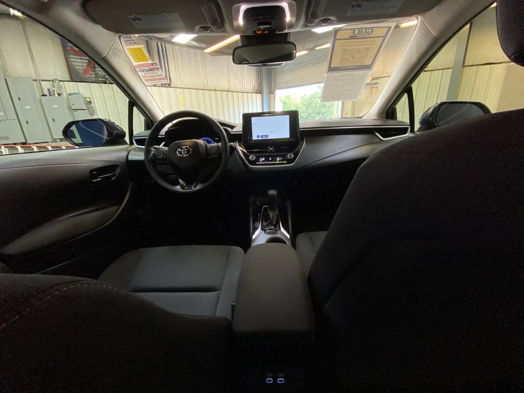 Used 2026 Toyota Corolla LE FWD image 18