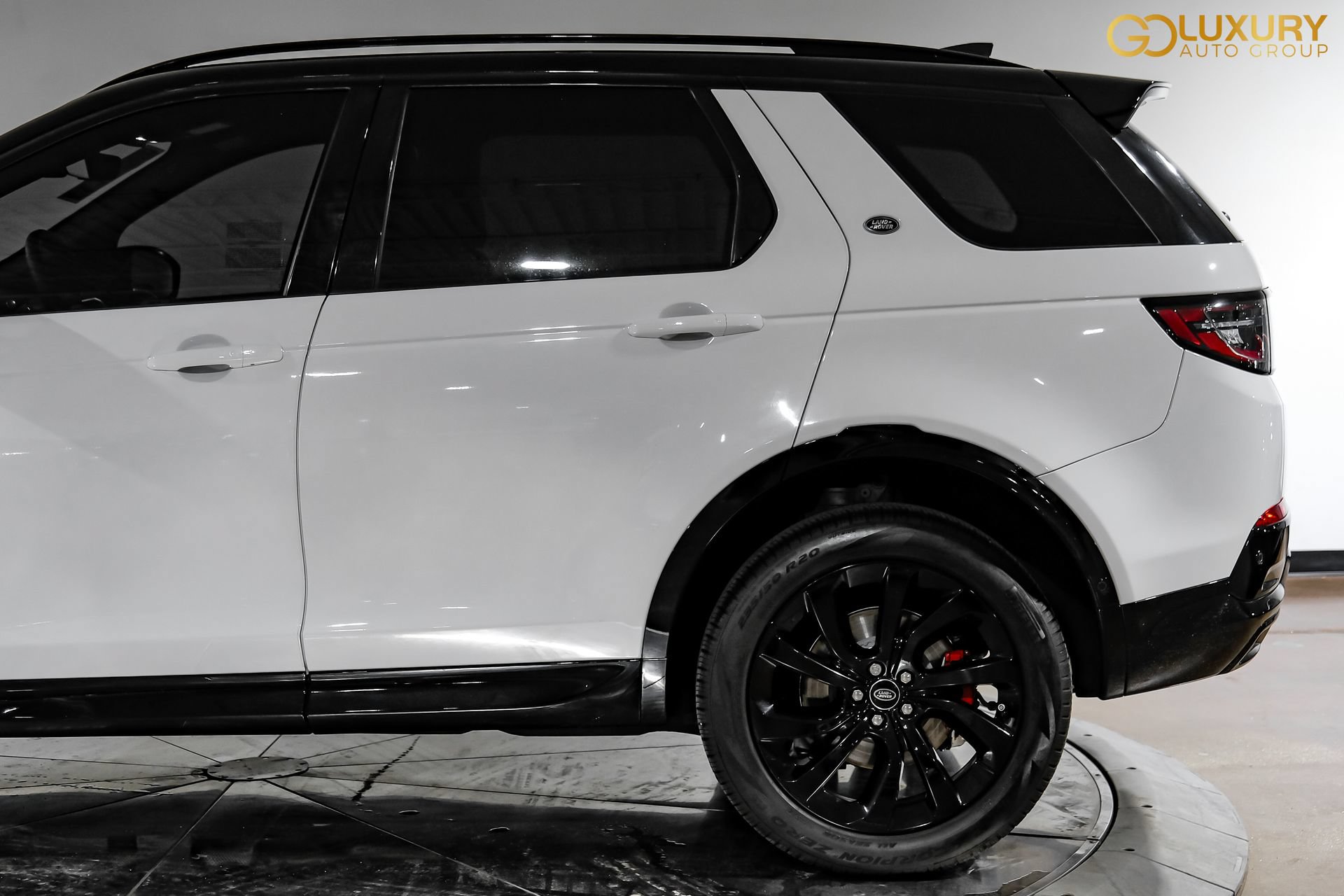 Used 2024 Land Rover Discovery Sport Dynamic SE AWD/4WD image 16