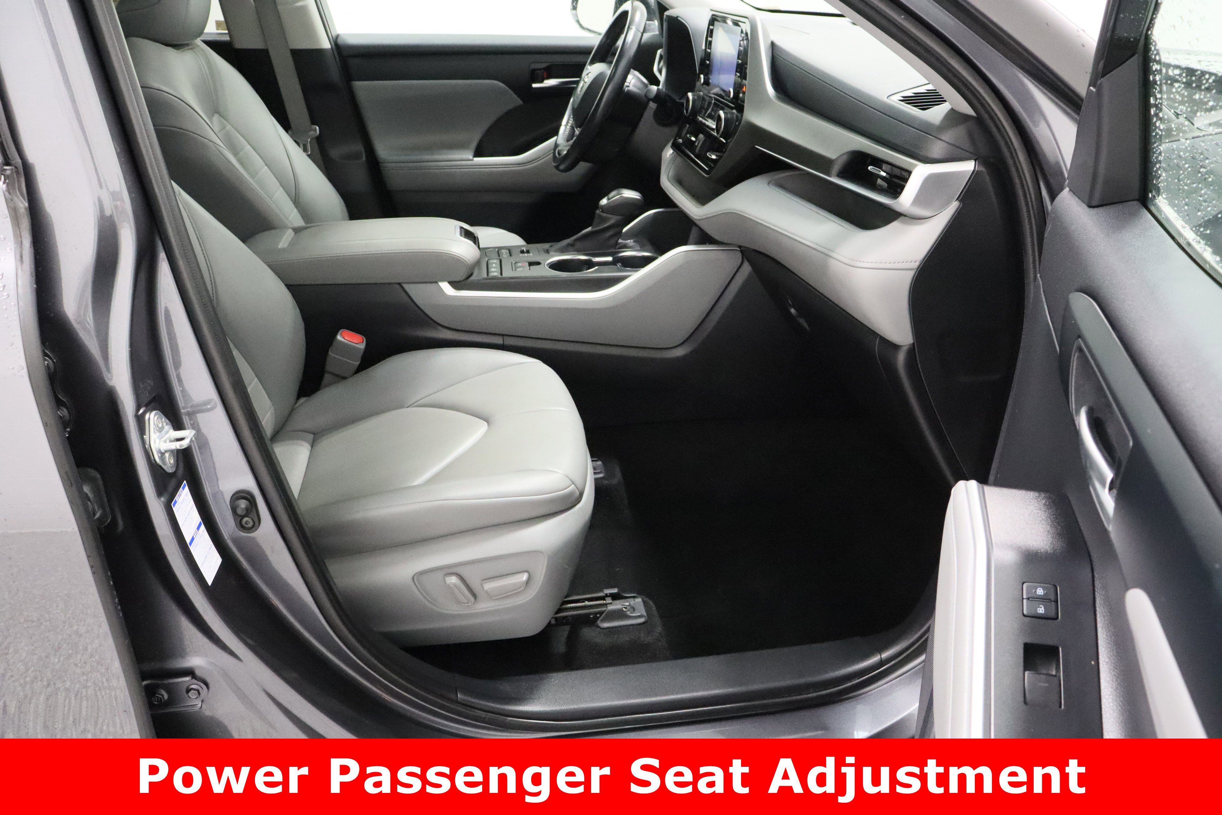 Used 2022 Toyota Highlander XLE image 41