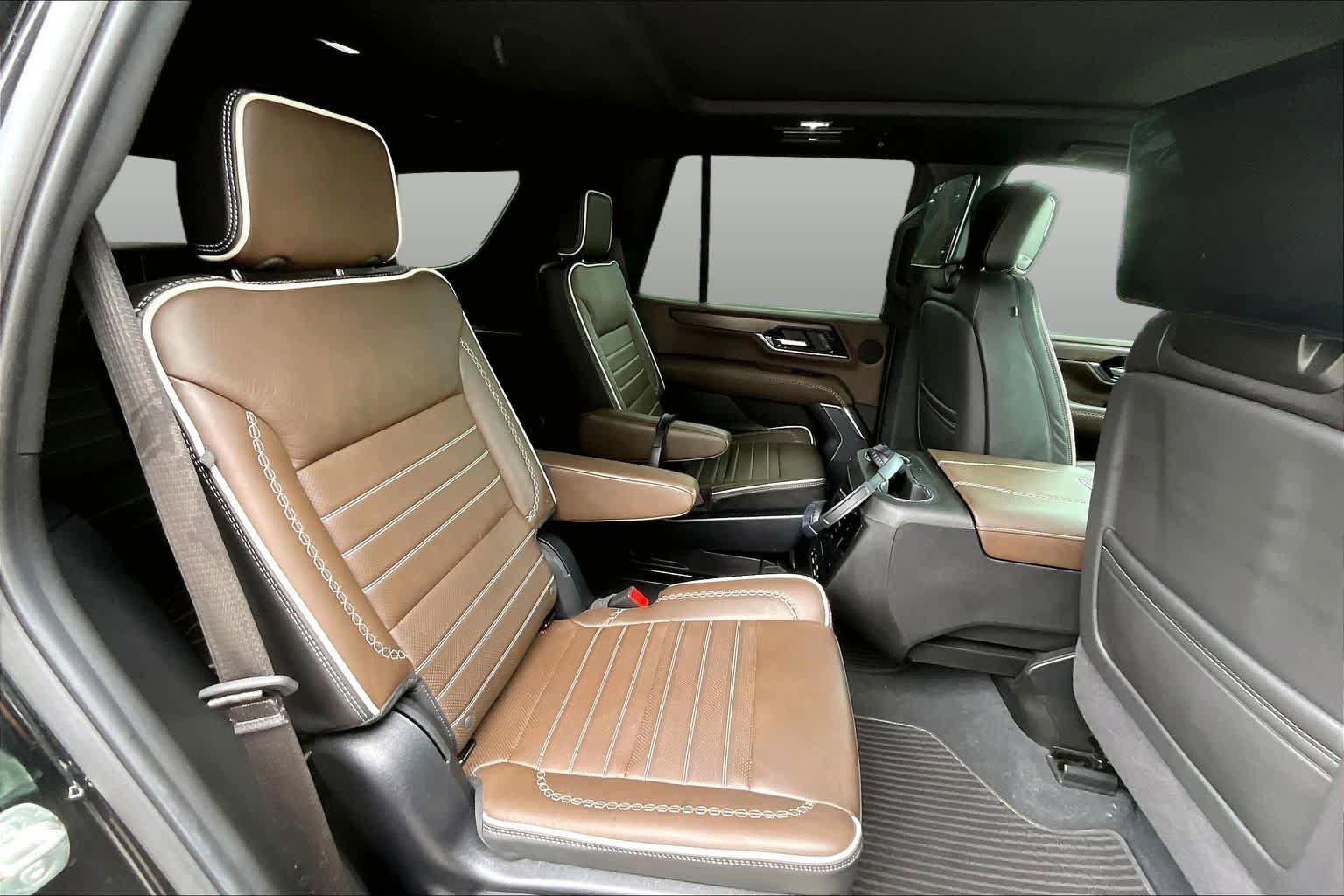 Used 2025 GMC Yukon Denali Ultimate AWD/4WD image 20
