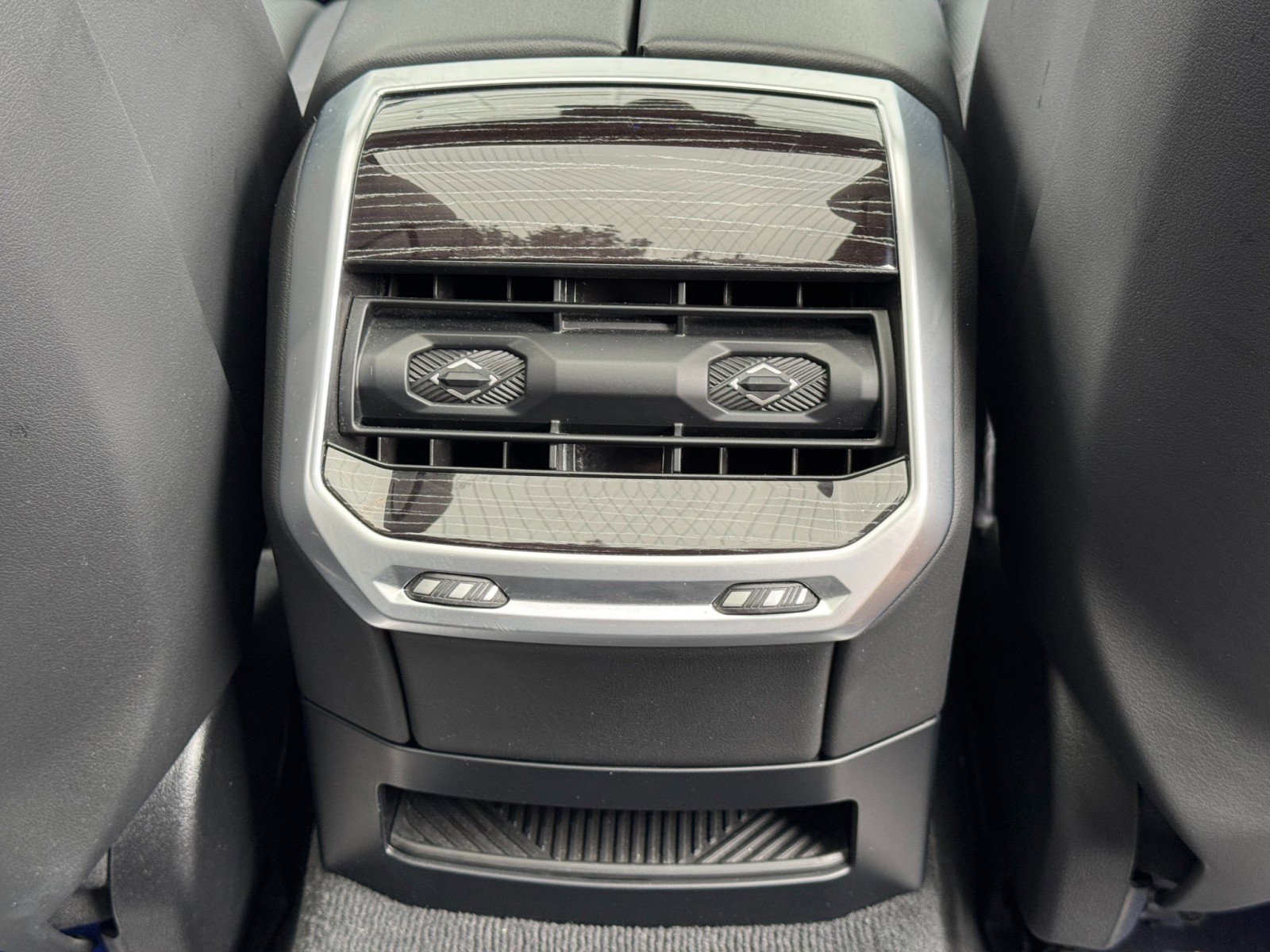 Used 2023 BMW 740i RWD image 44