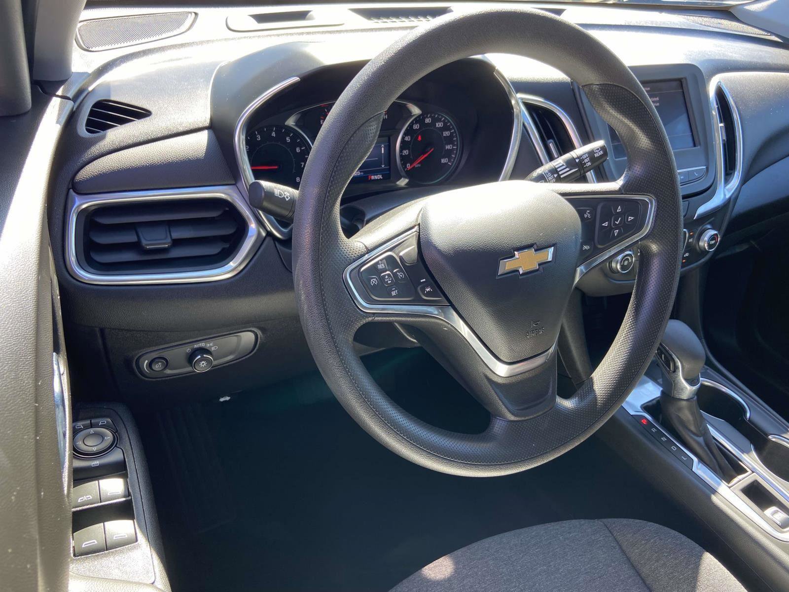 Used 2024 Chevrolet Equinox LT image 2