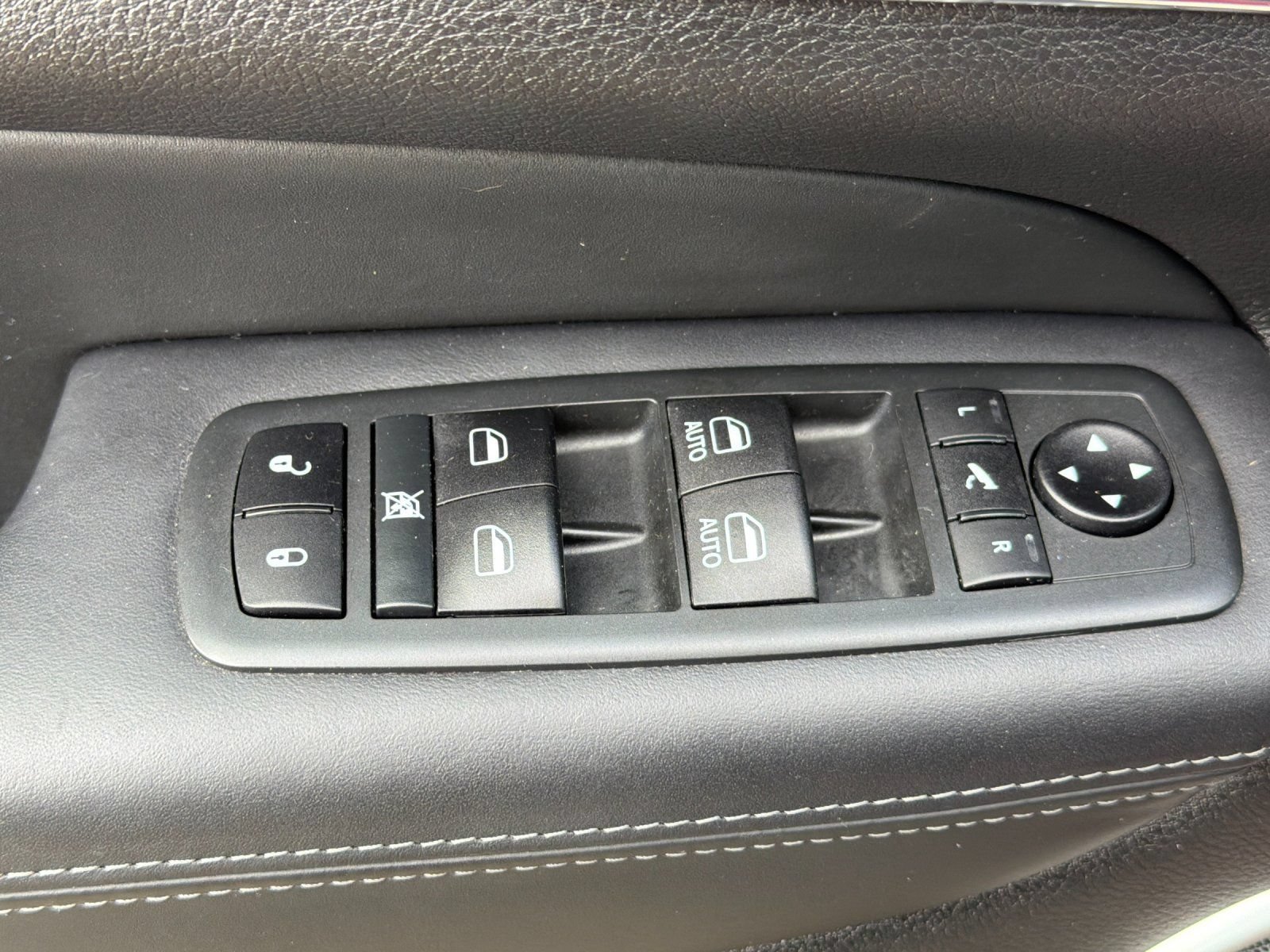 Used 2020 Jeep Grand Cherokee Summit AWD/4WD image 11