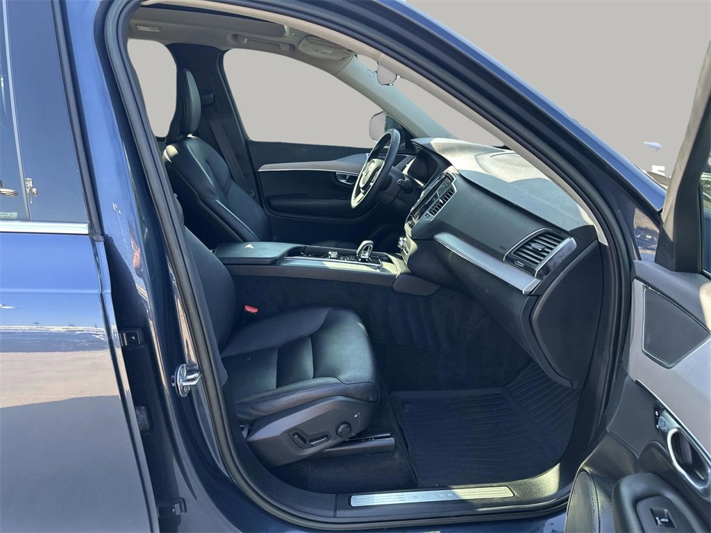 Used 2023 Volvo XC90 B5 Core image 14