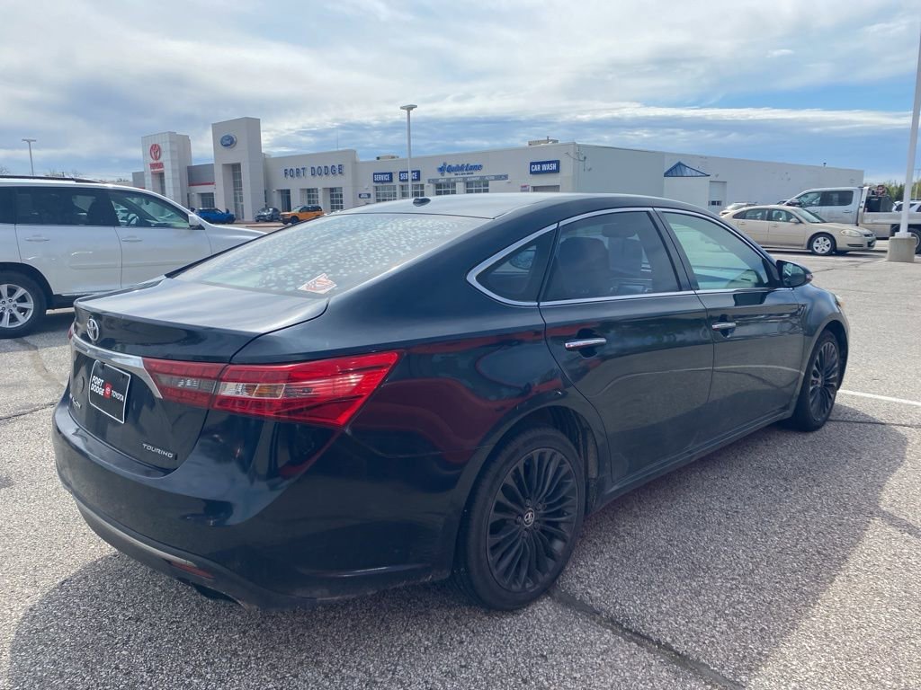 Used 2016 Toyota Avalon Touring FWD image 4