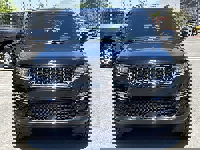 New 2025 Jeep Grand Cherokee Limited 4xe w/ Trailer Tow Package image 3