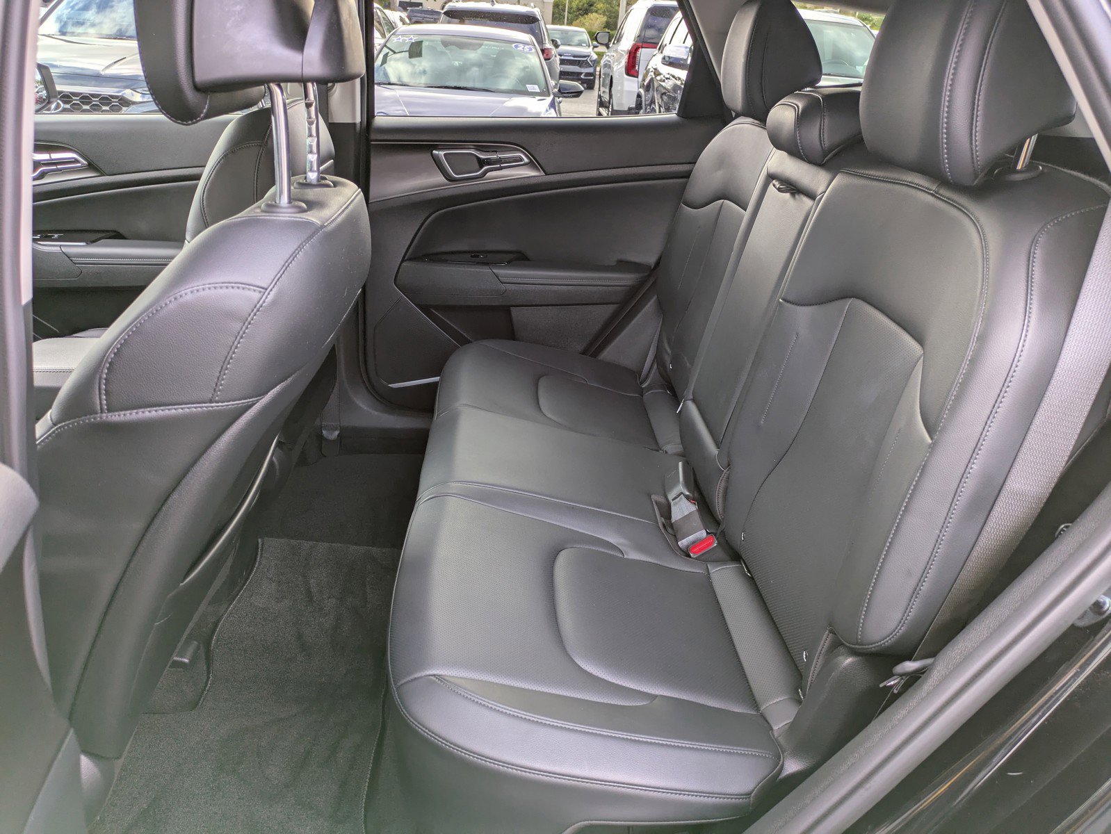 Certified 2023 Kia Sportage EX w/ EX Premium Package AWD/4WD image 11