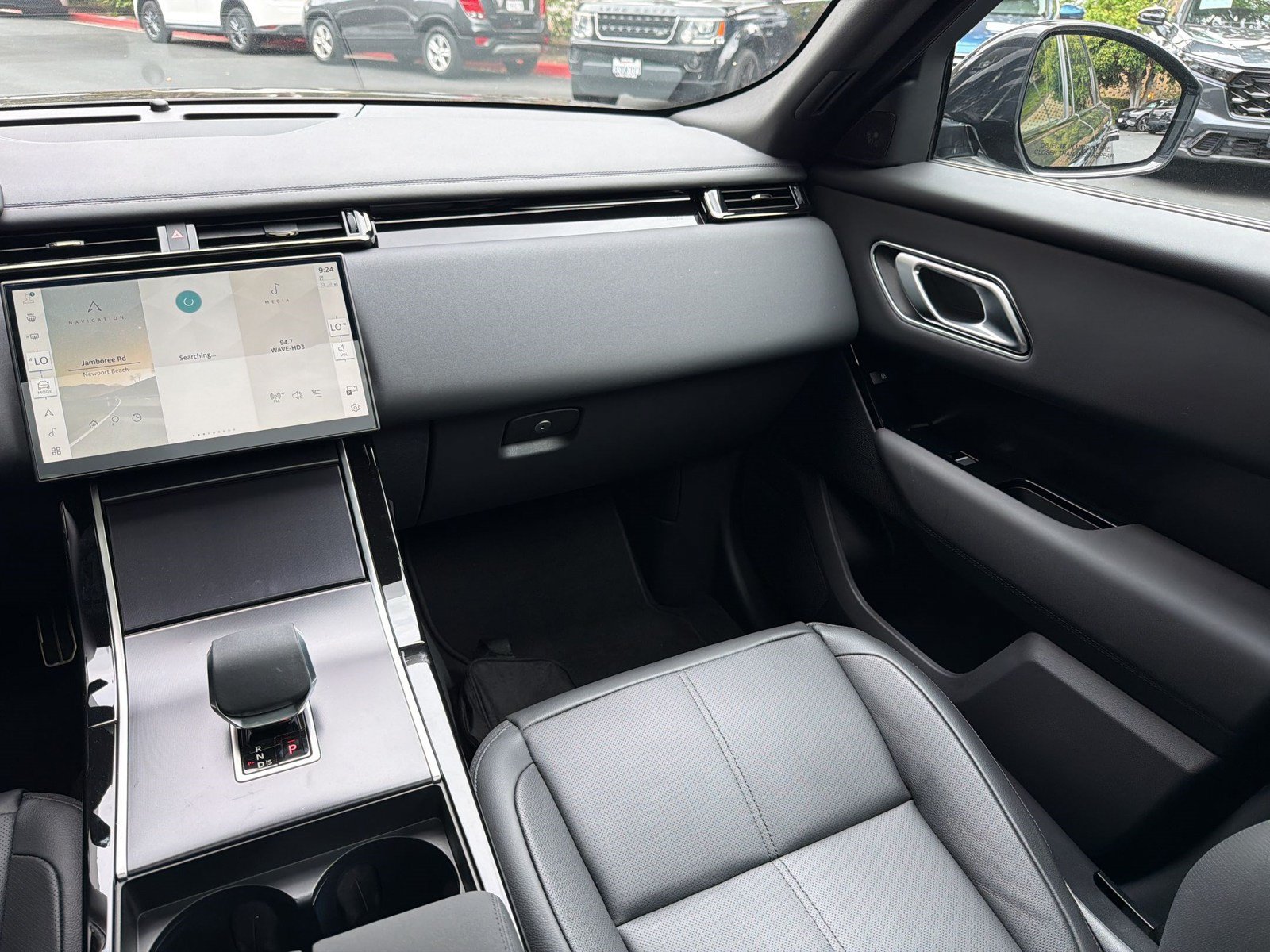 Used 2026 Land Rover Range Rover Velar Dynamic SE AWD/4WD image 29