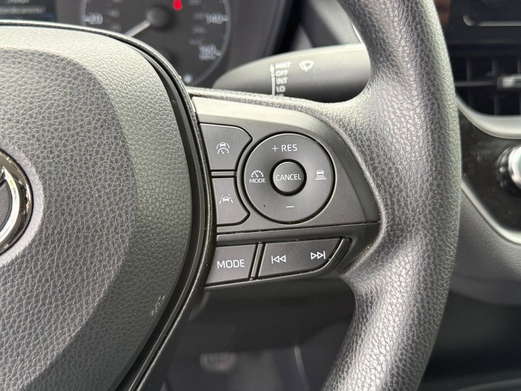 Used 2025 Toyota Corolla LE w/ Convenience Package image 23