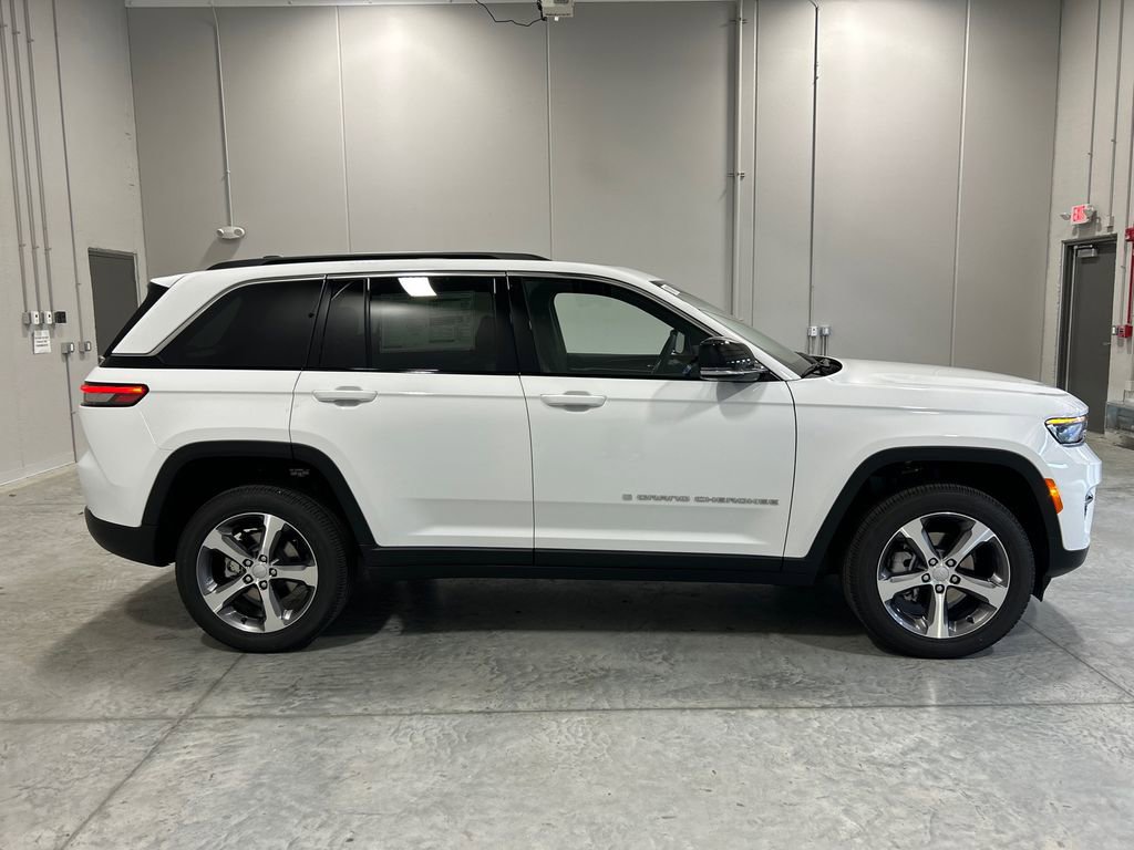 New 2025 Jeep Grand Cherokee Limited image 5