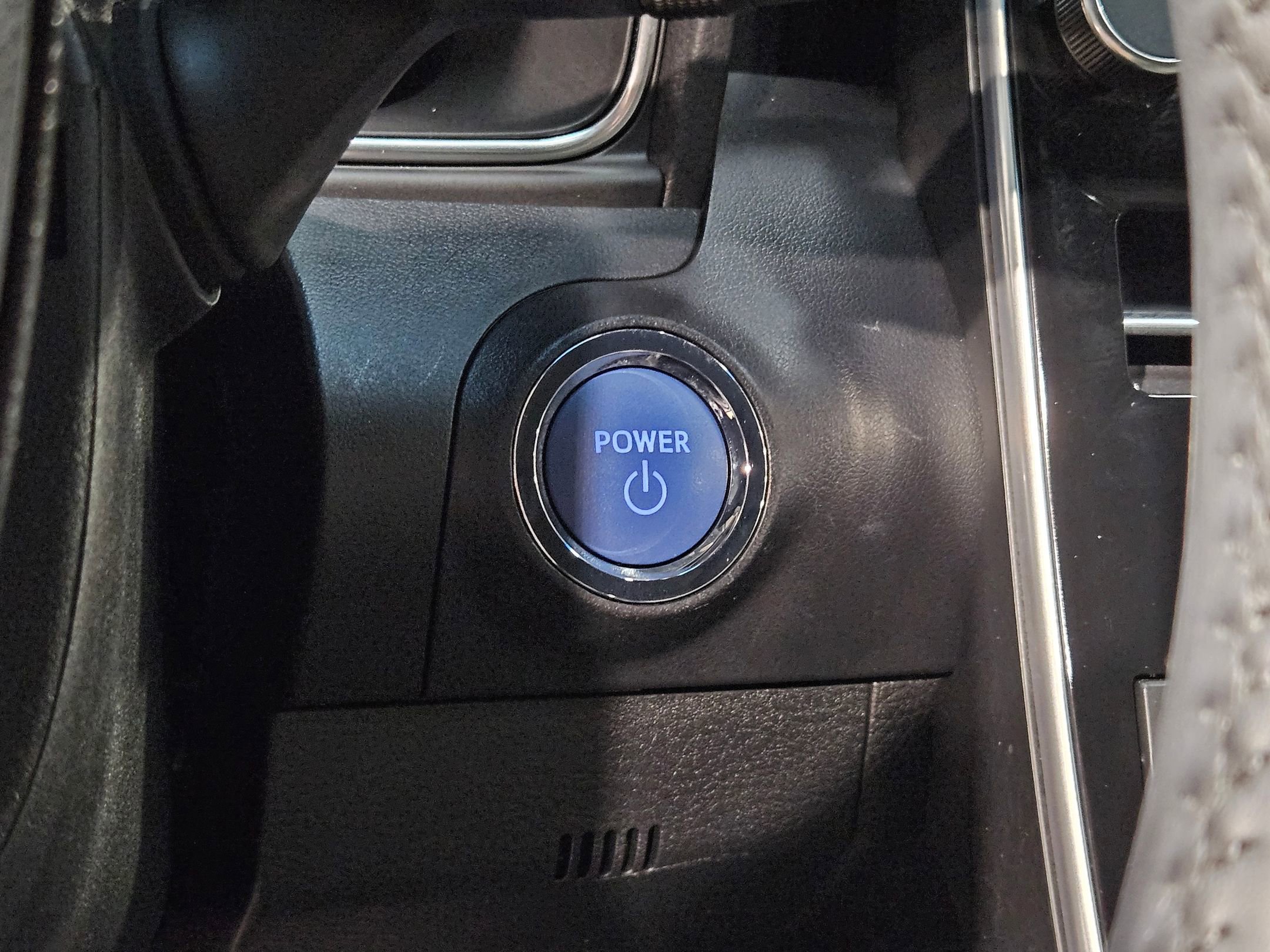 Used 2022 Toyota Avalon Limited image 35