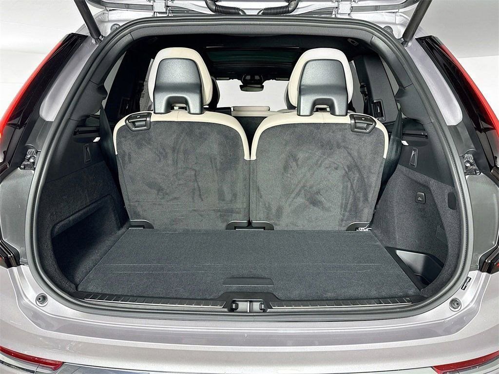 New 2026 Volvo XC90 B5 Plus w/ Protection Package image 26
