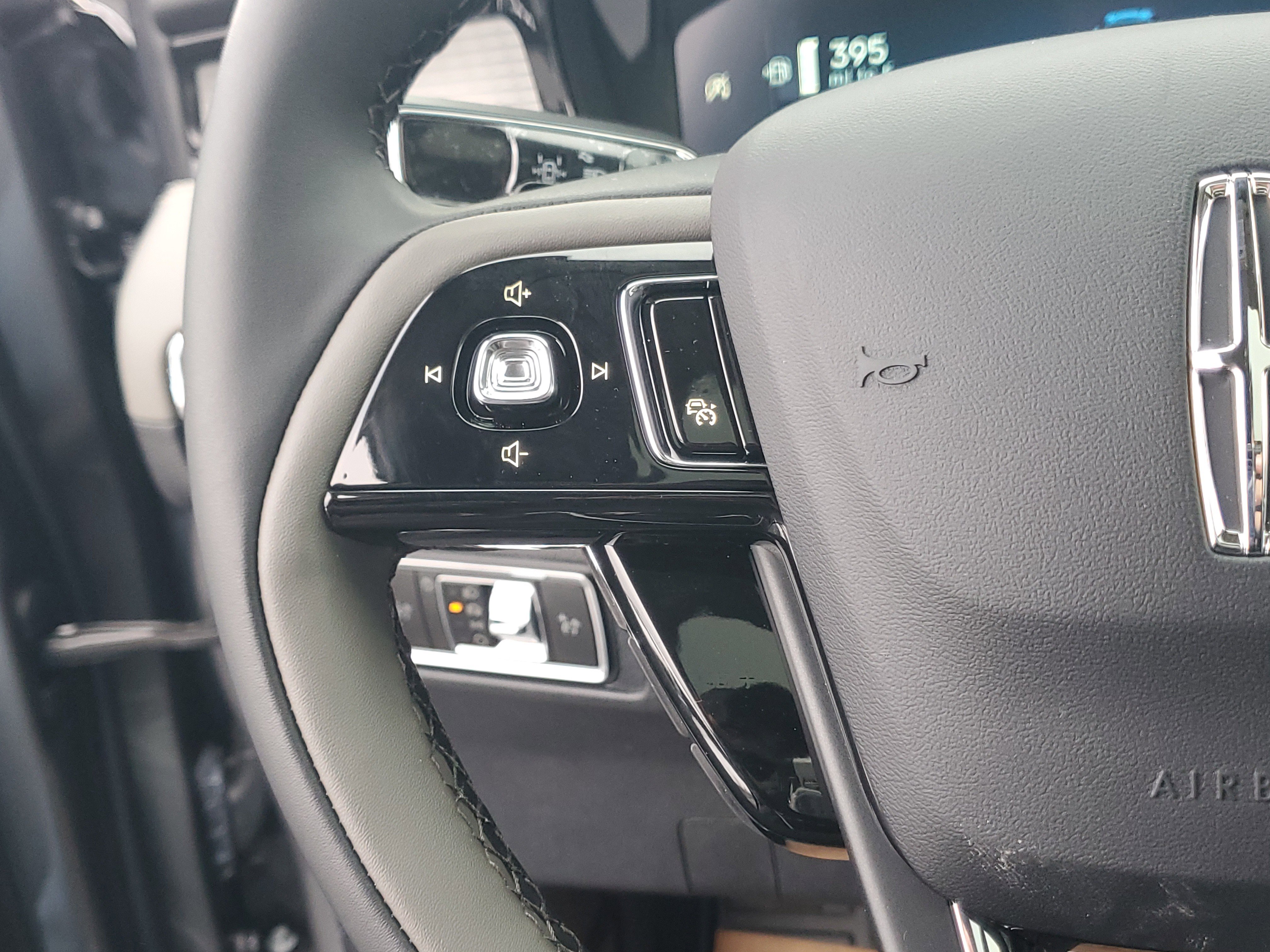 New 2026 Lincoln Corsair Premiere image 17