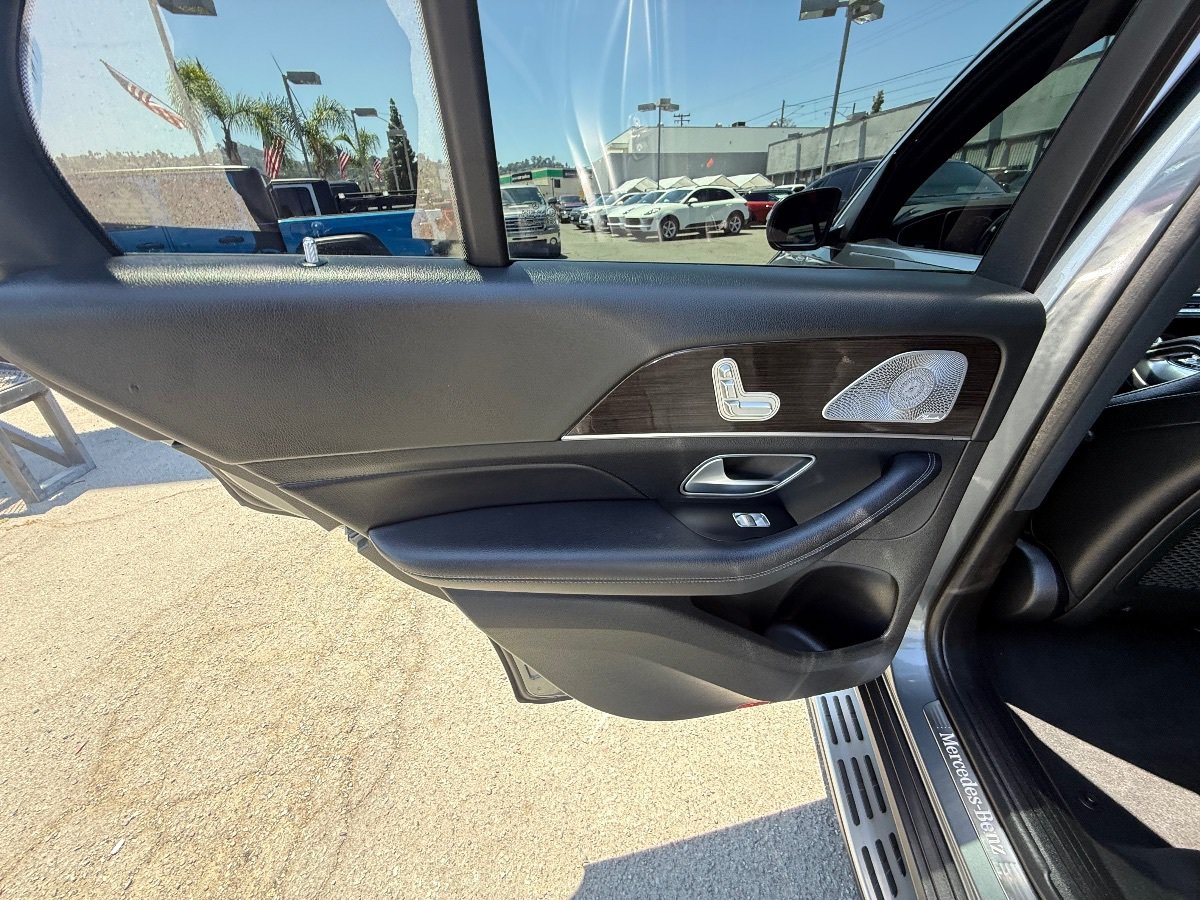 Used 2020 Mercedes-Benz GLE 350 w/ 3rd Row Seat Package image 14