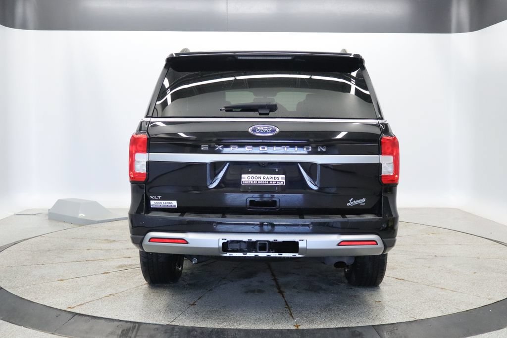 Used 2024 Ford Expedition XLT AWD/4WD image 4