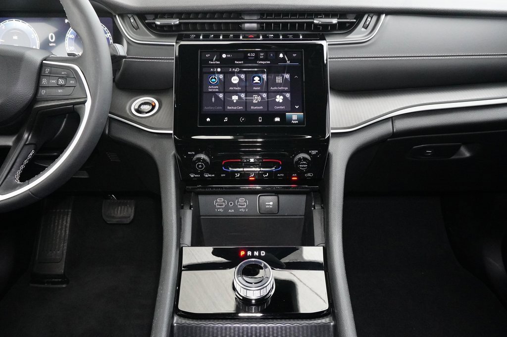 Used 2024 Jeep Grand Cherokee Laredo X w/ Trailer Tow Package image 17