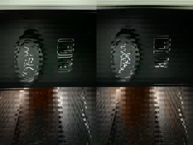 Used 2021 Volvo XC40 T5 Momentum image 20