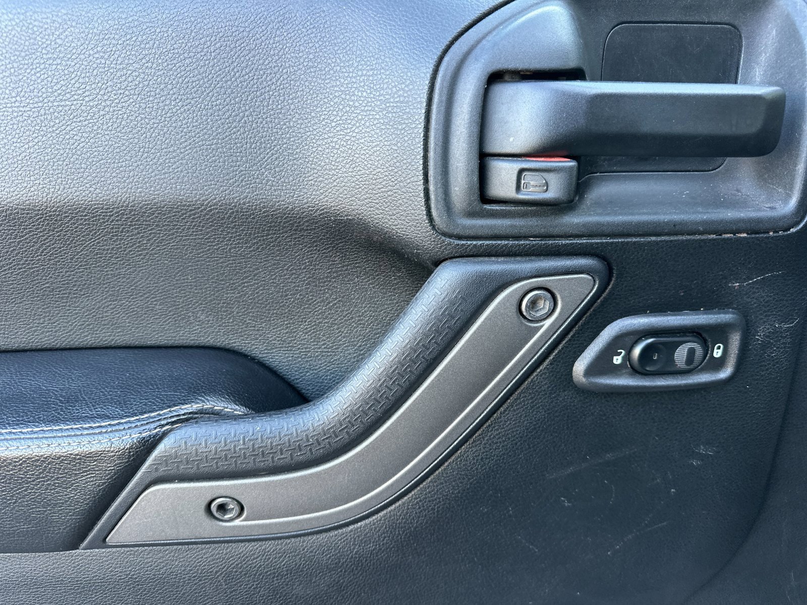 Used 2018 Jeep Wrangler Unlimited Sport image 11