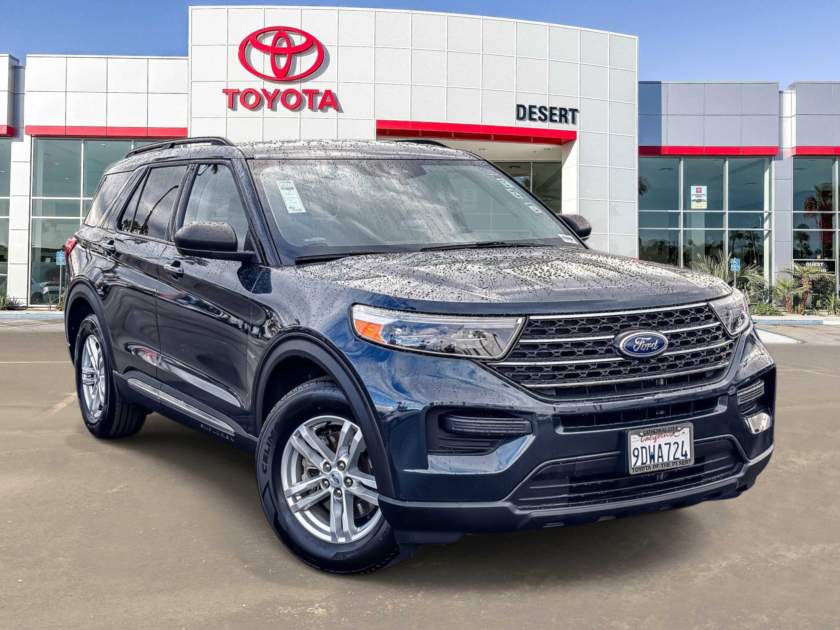Used 2022 Ford Explorer XLT image 1