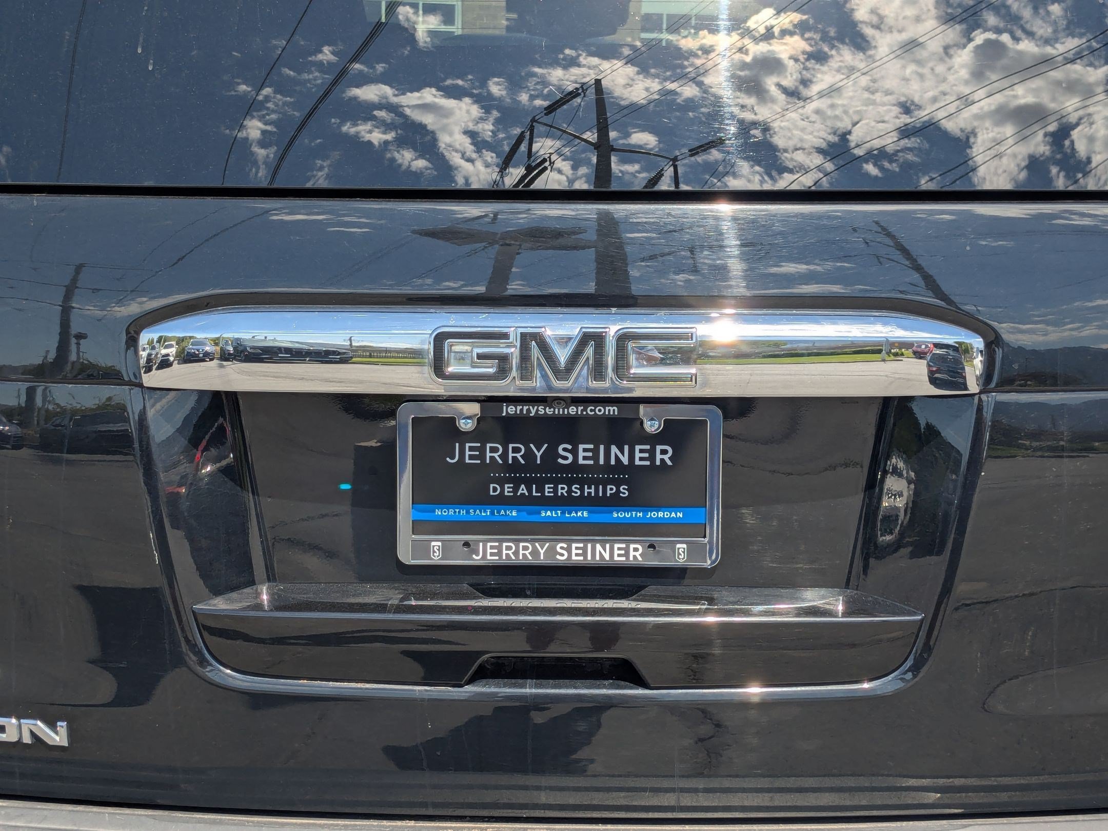 Used 2017 GMC Yukon Denali w/ Open Road Package AWD/4WD image 13