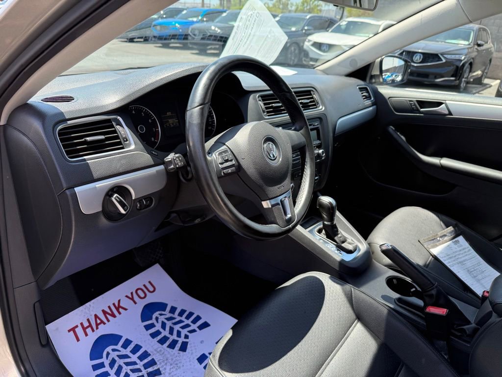Used 2013 Volkswagen Jetta SE FWD image 13