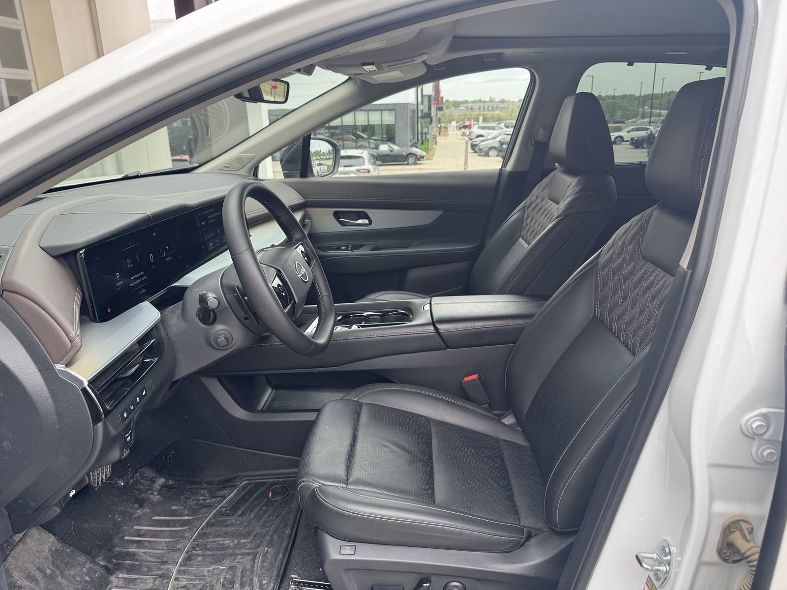 Used 2025 Nissan Murano Platinum w/ Cargo Package AWD/4WD image 5