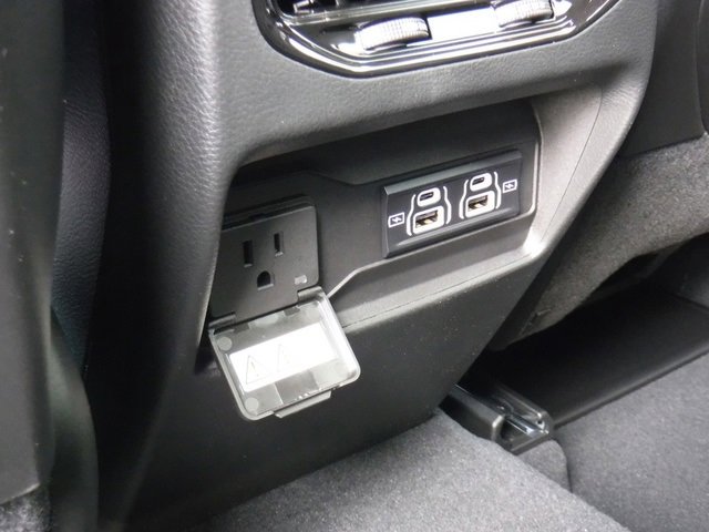 New 2025 Jeep Grand Cherokee Altitude image 33