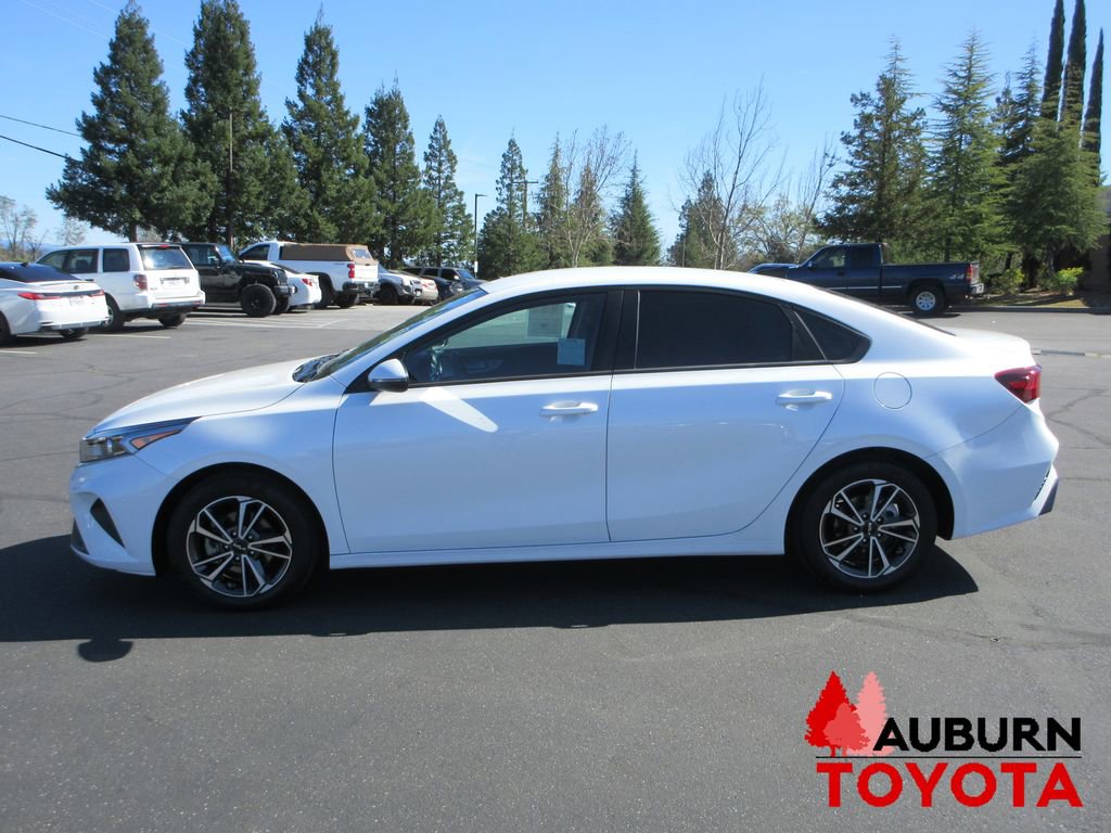Used 2022 Kia Forte LXS w/ LXS Technology Package image 6