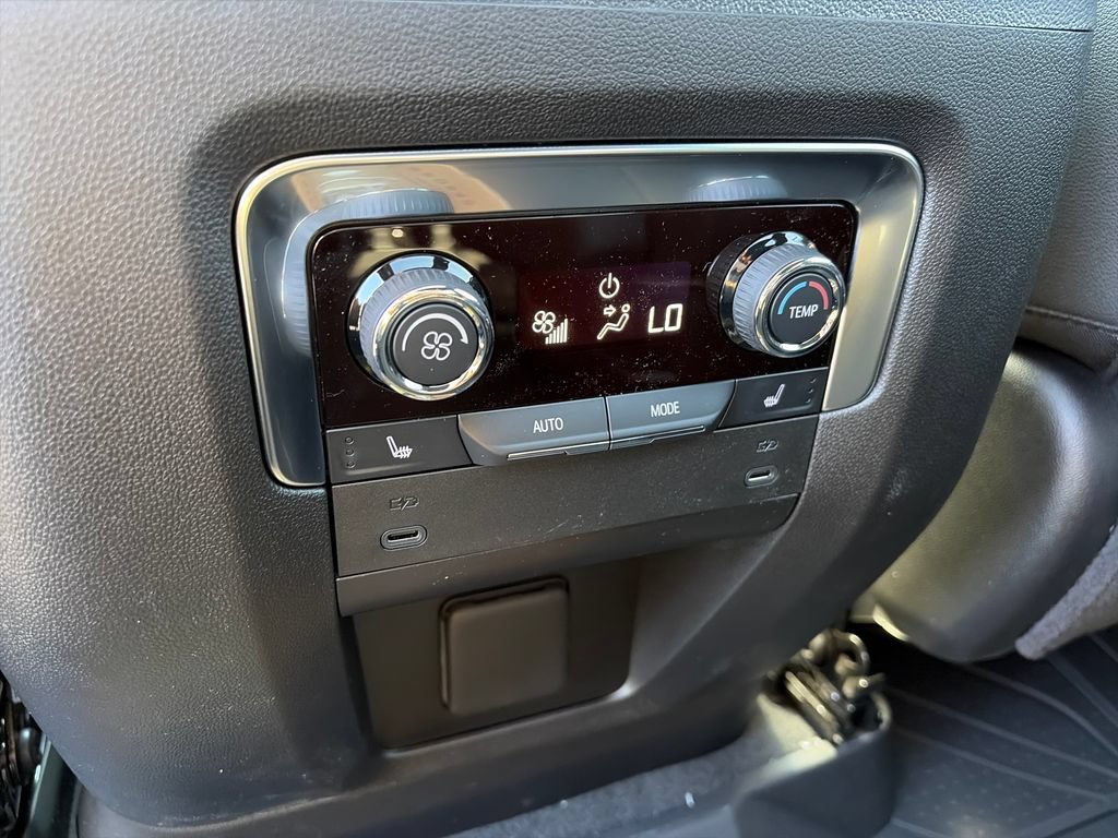 New 2026 Chevrolet Suburban Premier AWD/4WD image 10