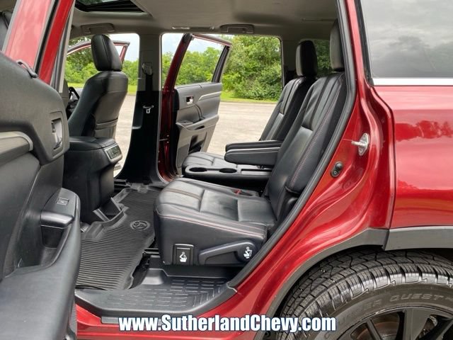 Used 2019 Toyota Highlander SE FWD image 36