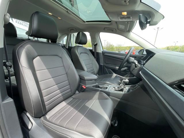 Used 2023 Volkswagen Jetta SE w/ Panoramic Sunroof Package FWD image 28