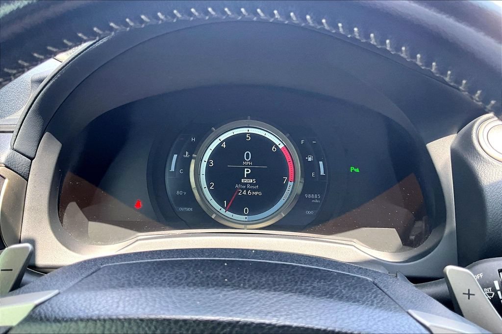 Used 2016 Lexus RC 200t RWD image 20