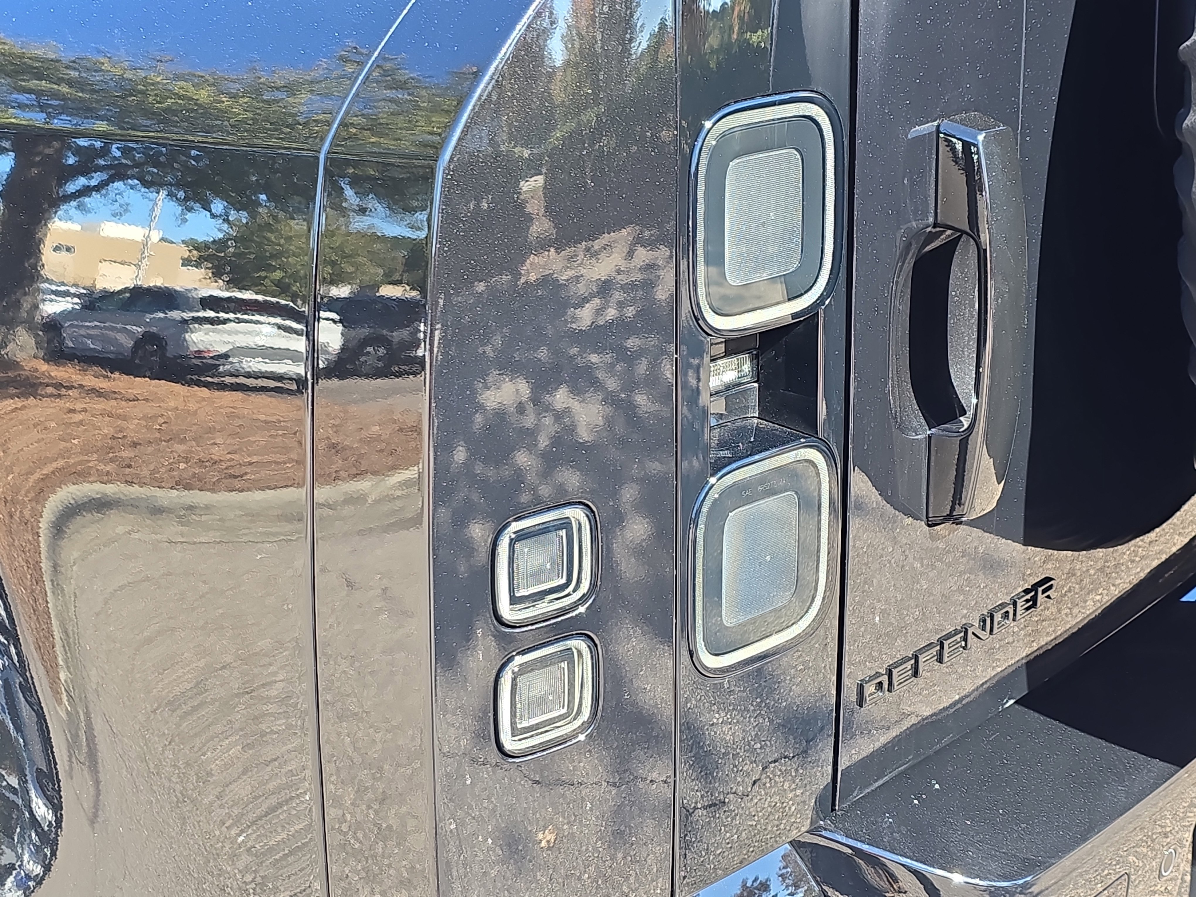 New 2026 Land Rover Defender 110 S image 33